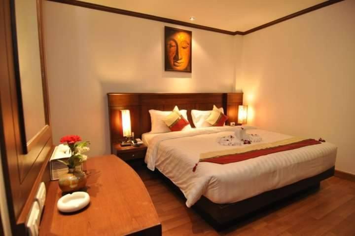Hemingway'S Hotel Patong 外观 照片