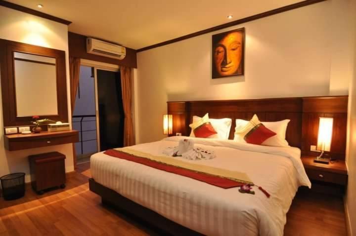 Hemingway'S Hotel Patong 外观 照片
